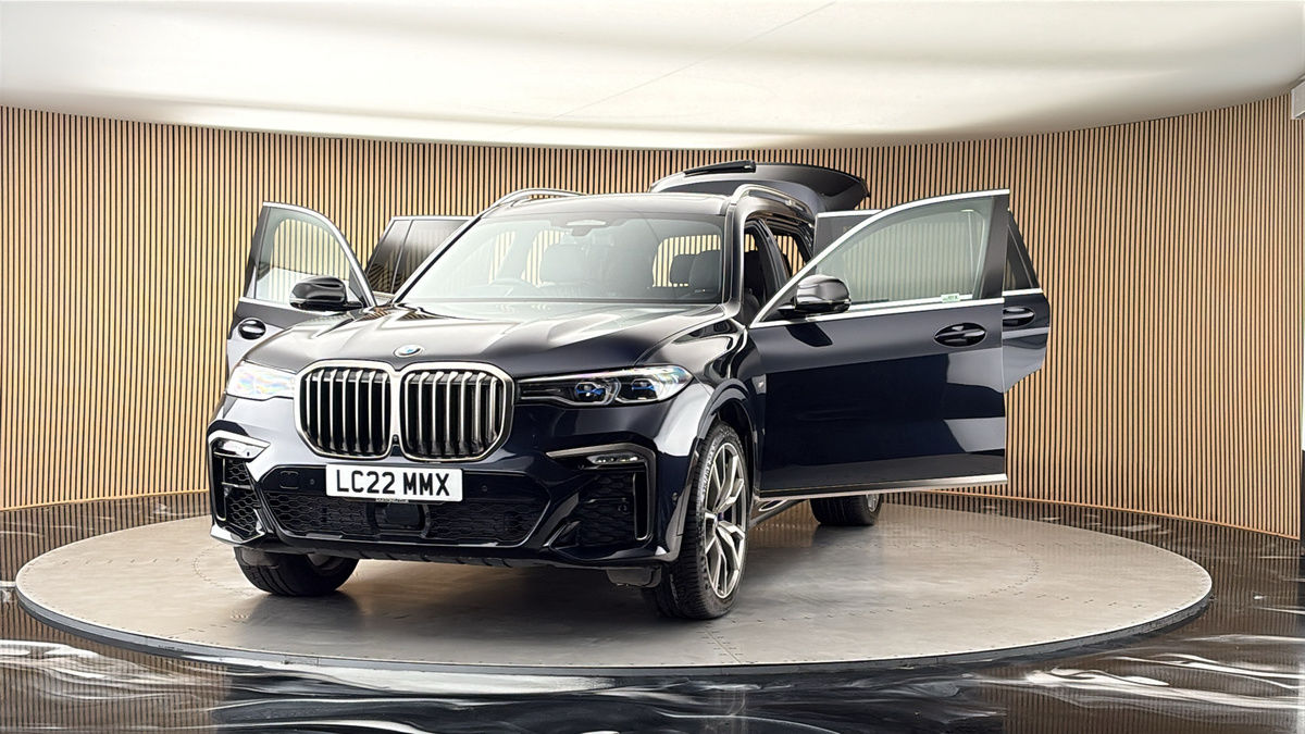 More views of BMW X7