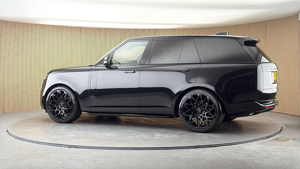 More views of Land Rover Range Rover