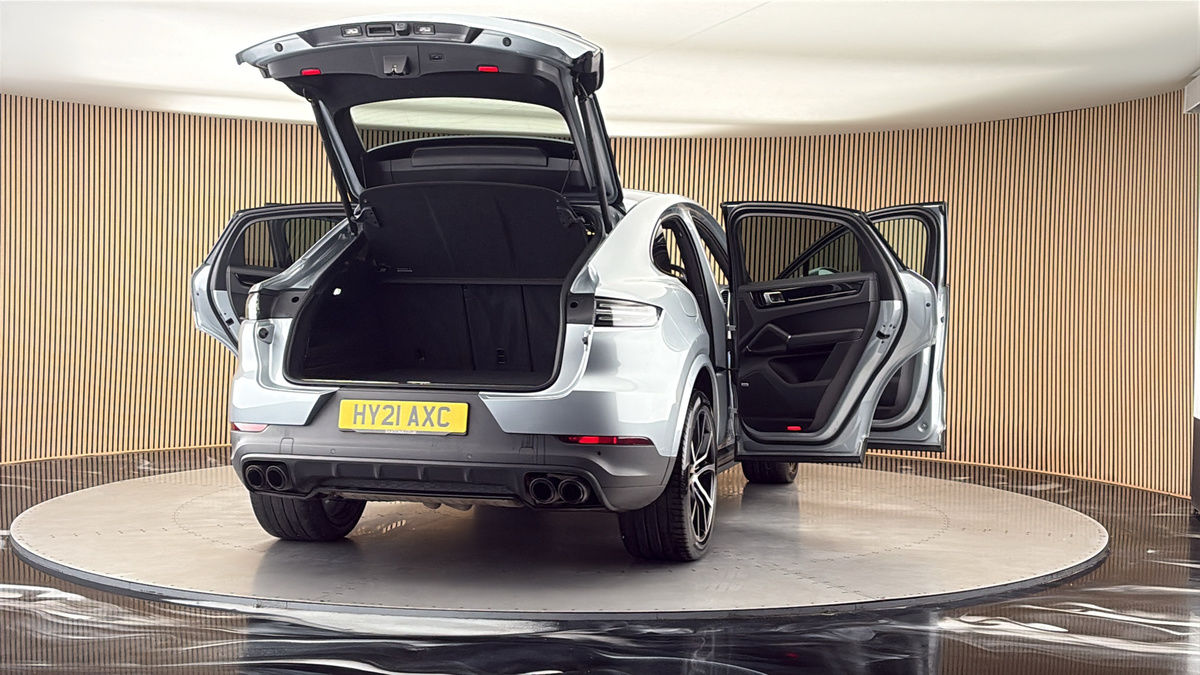 More views of Porsche Cayenne