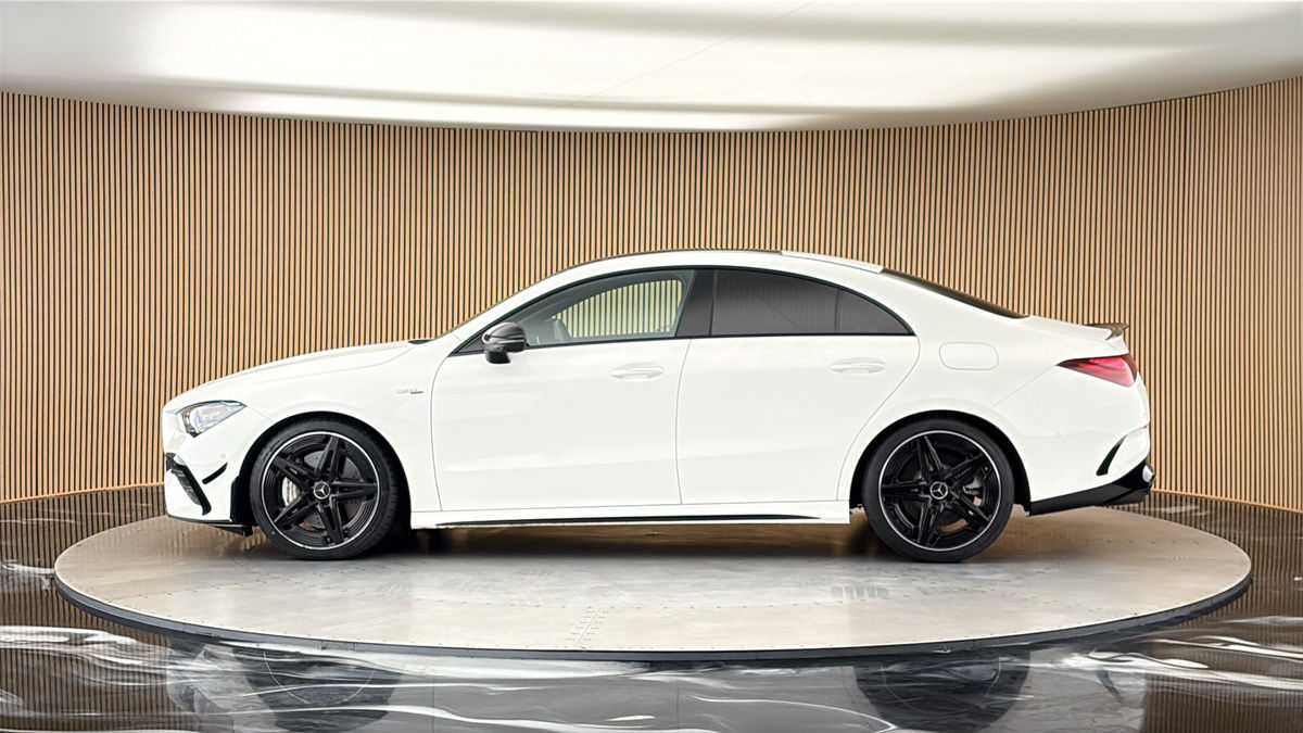 Mercedes-Benz CLA Image 15