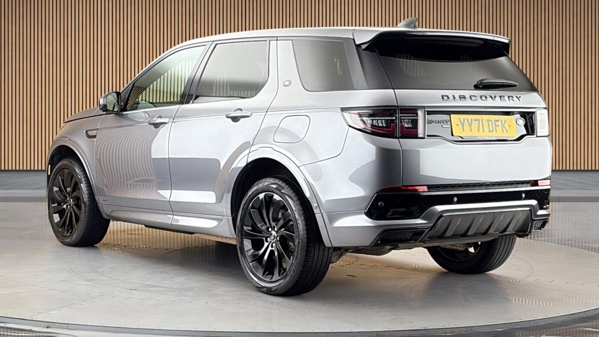 Land Rover Discovery Sport Image 2