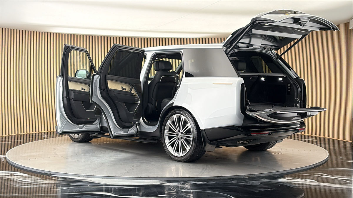 More views of Land Rover Range Rover