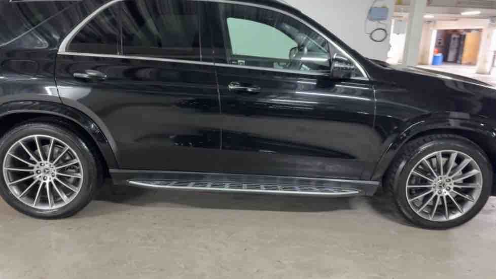 More views of Mercedes-Benz GLE