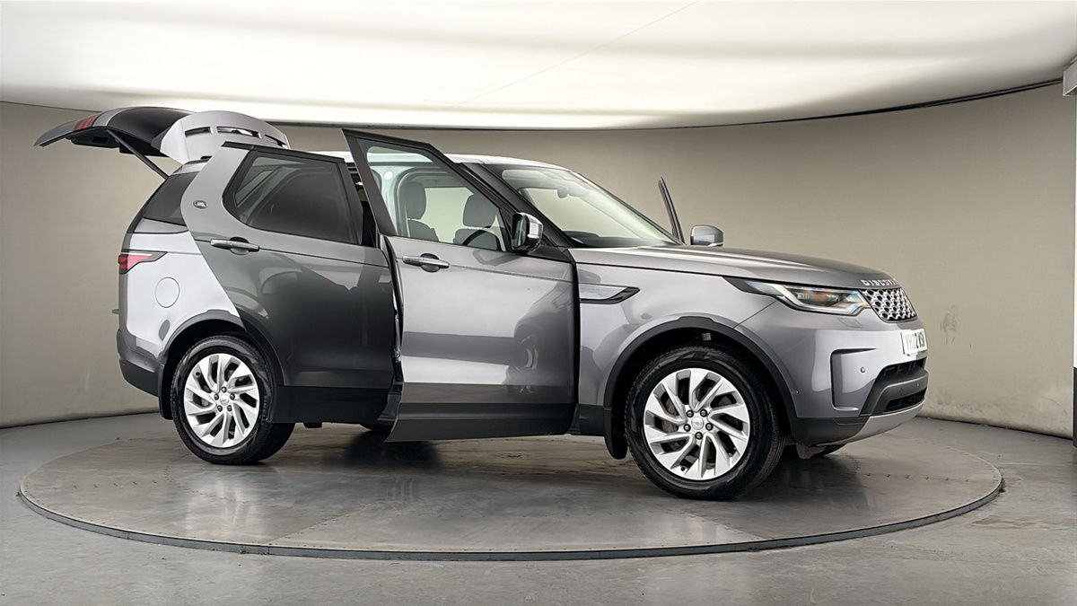 More views of Land Rover Discovery