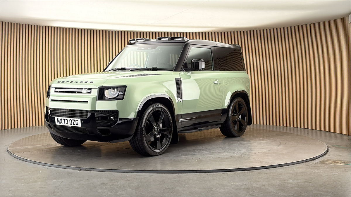 More views of Land Rover Defender 90