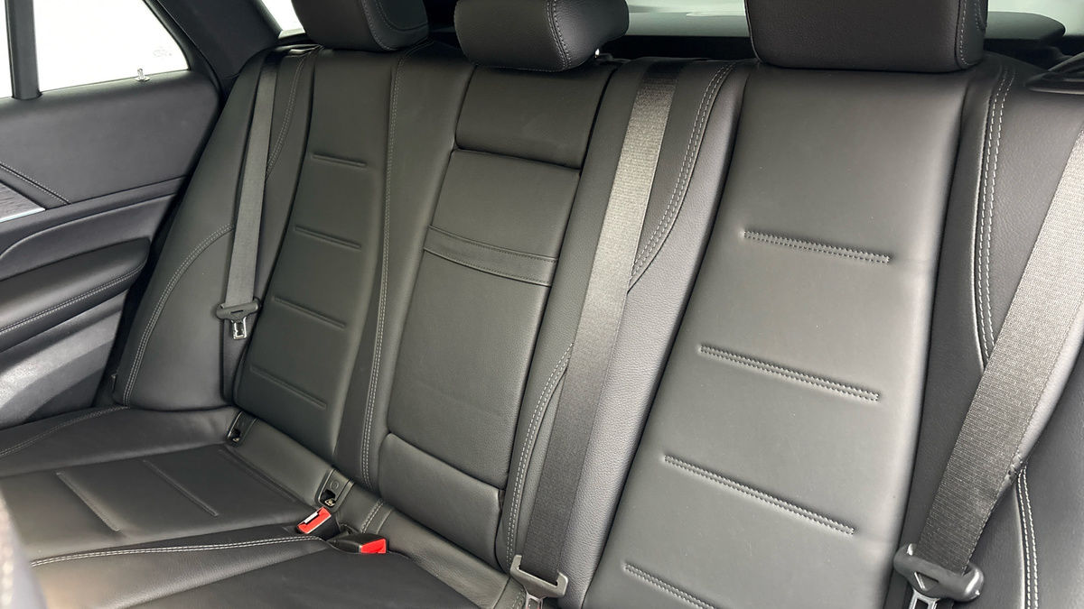 Mercedes-Benz GLE Image 8