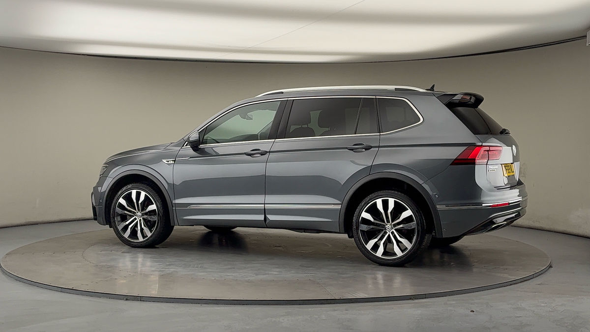 More views of Volkswagen Tiguan Allspace