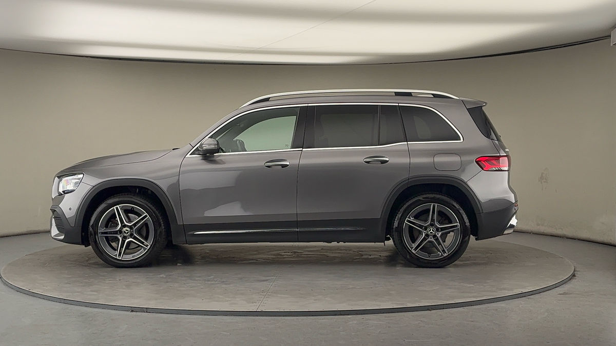 Mercedes-Benz GLB Image 15