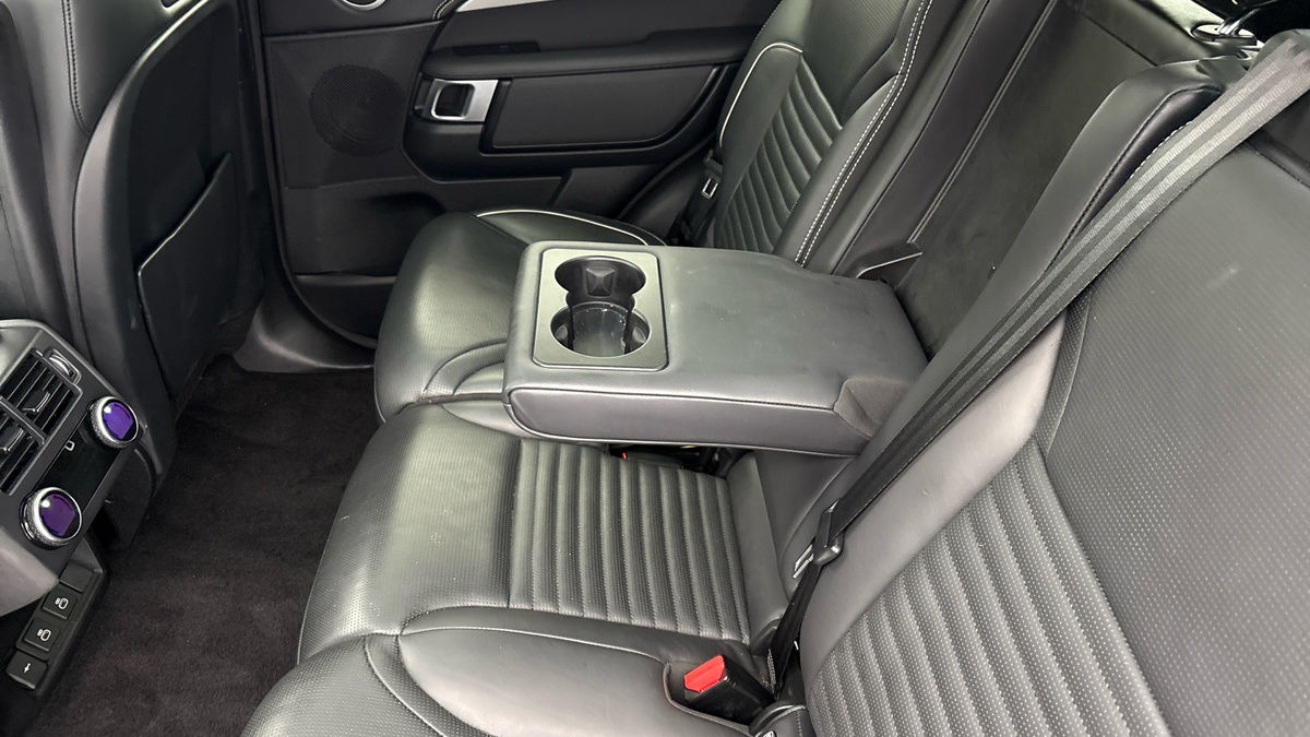 Land Rover Discovery Image 9