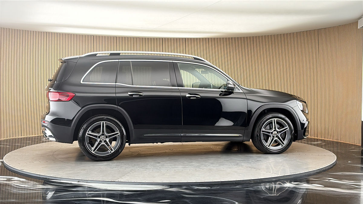 More views of Mercedes-Benz GLB