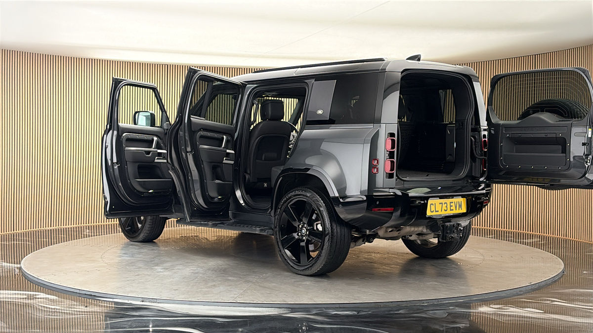 More views of Land Rover Defender 110