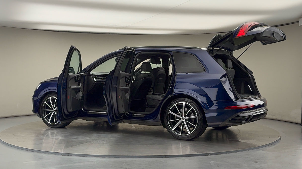 More views of Audi Q7