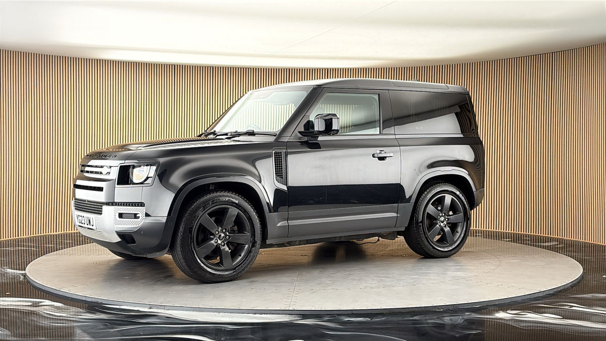 More views of Land Rover Defender 90
