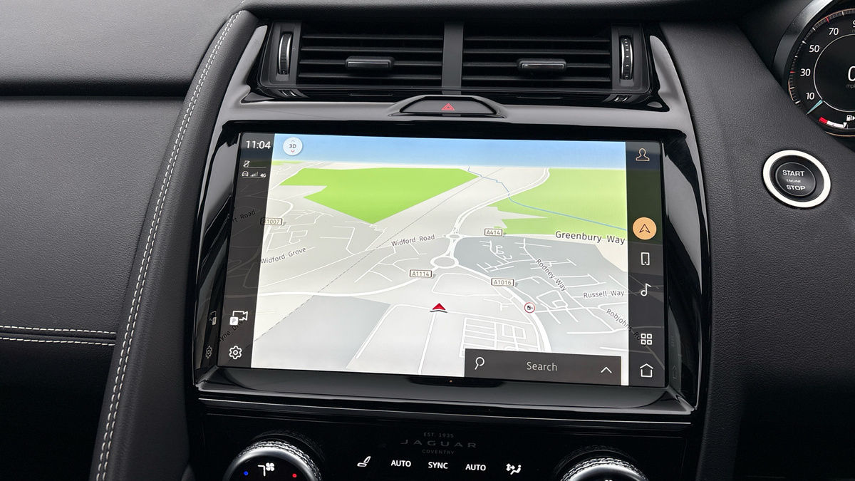 Jaguar E-PACE Image 17