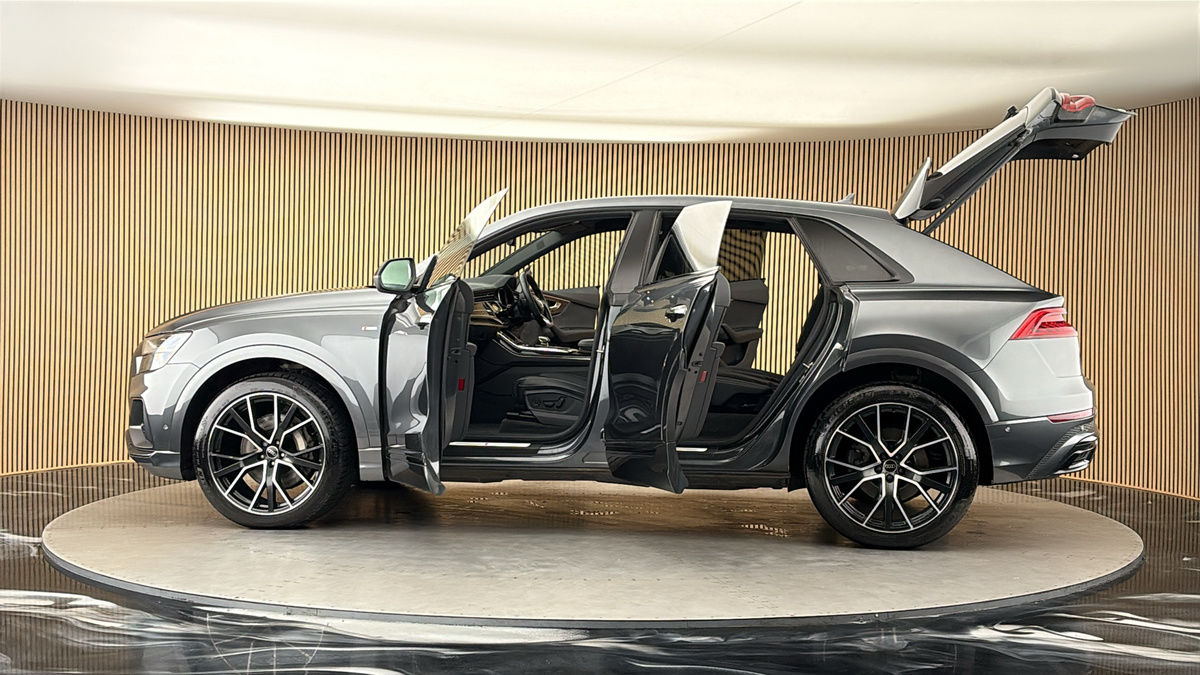 More views of Audi Q8