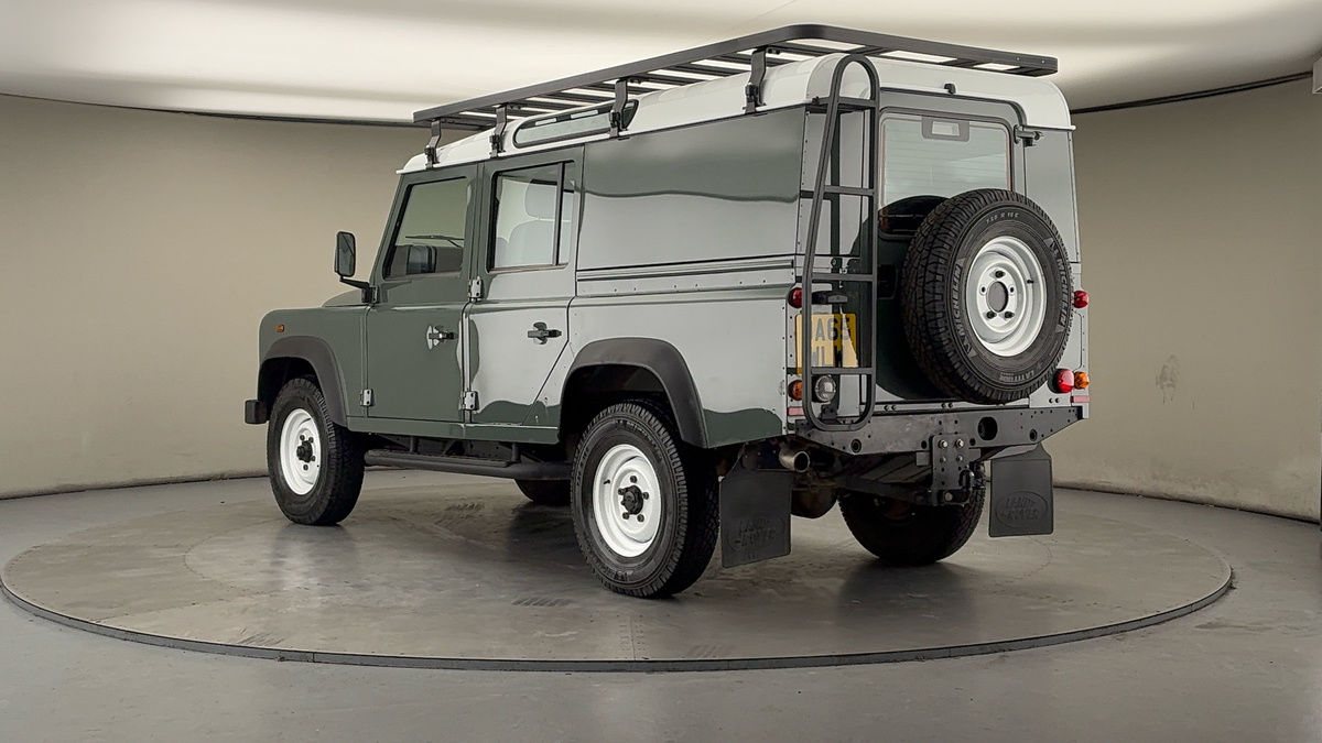 Land Rover Defender 110 Image 2