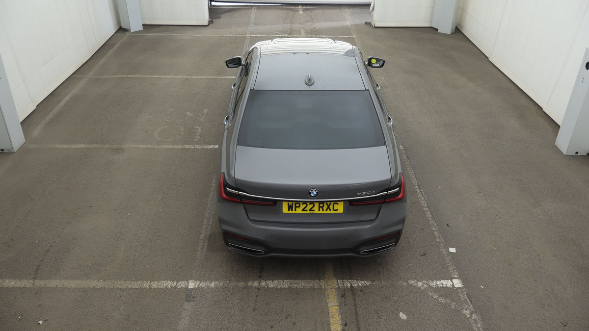 BMW 7 Series Image 8