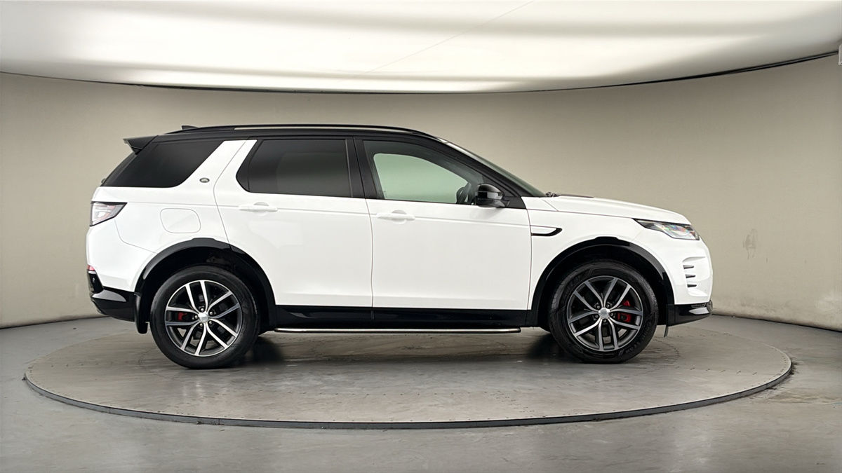 Land Rover Discovery Sport Image 16