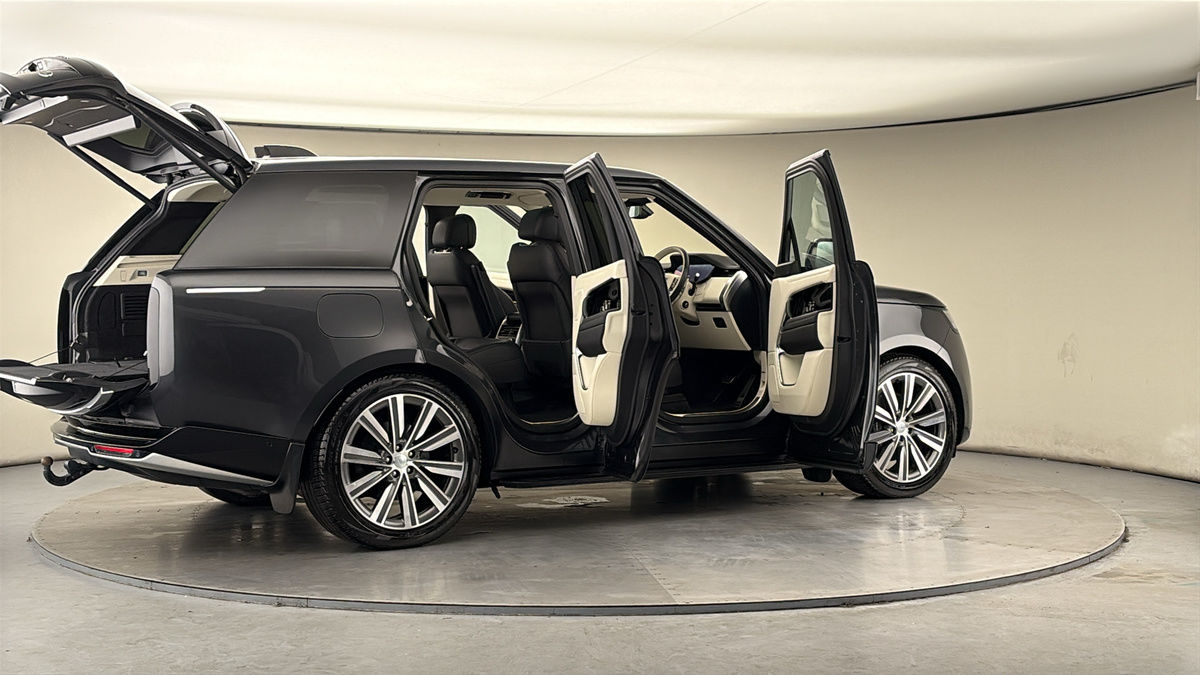 More views of Land Rover Range Rover