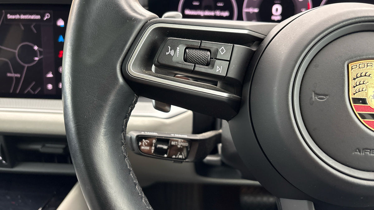 Porsche Cayenne Image 13