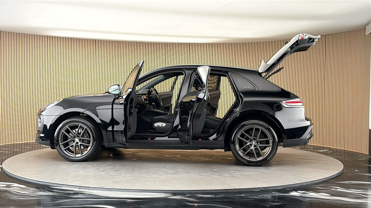 More views of Porsche Macan