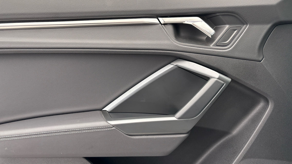 Audi Q3 Image 19
