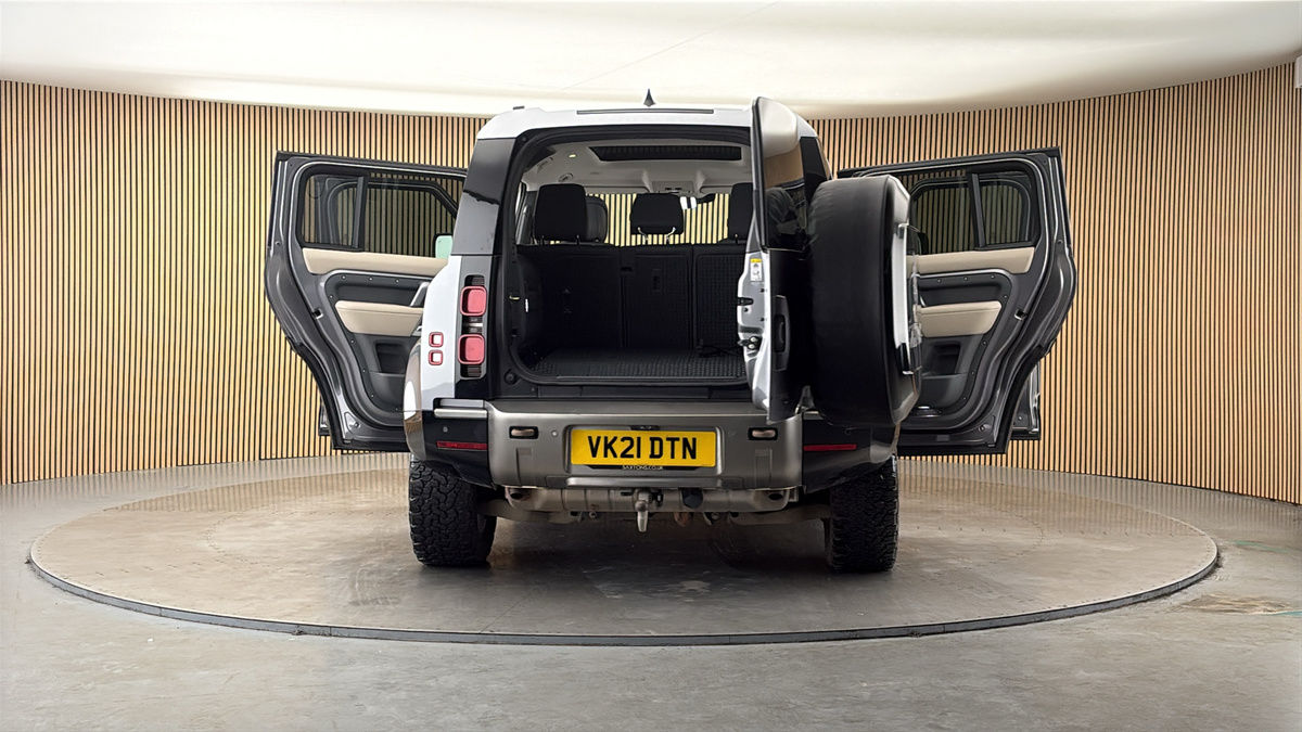More views of Land Rover Defender 110