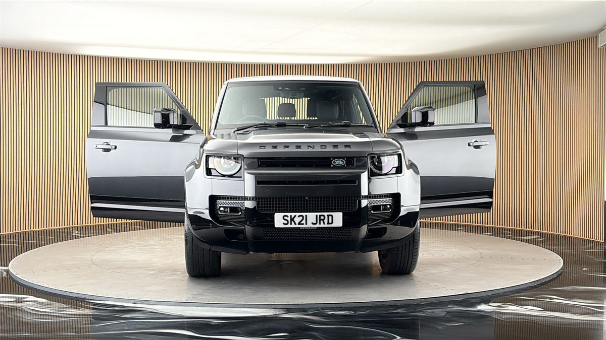 More views of Land Rover Defender 90