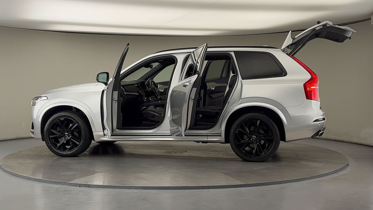 More views of Volvo XC90