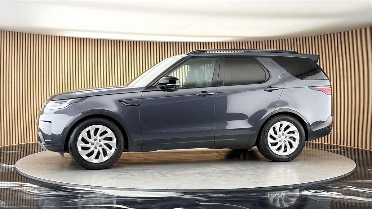 More views of Land Rover Discovery