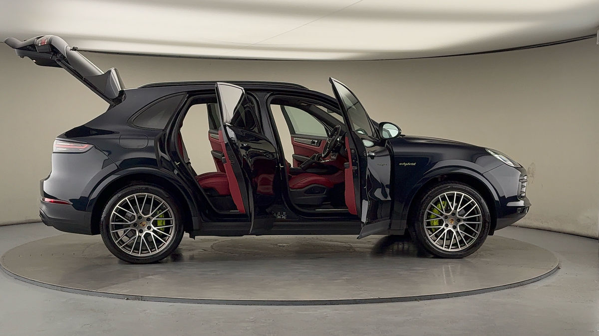 More views of Porsche Cayenne