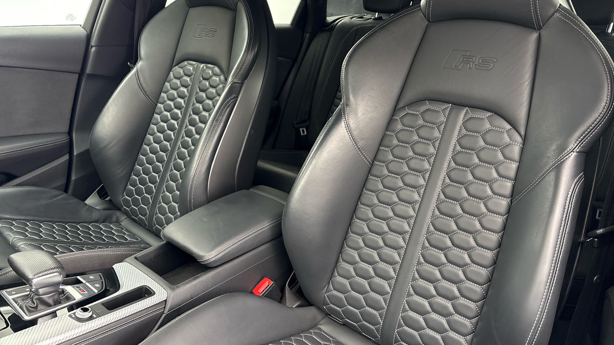 Audi RS4 Avant Image 7