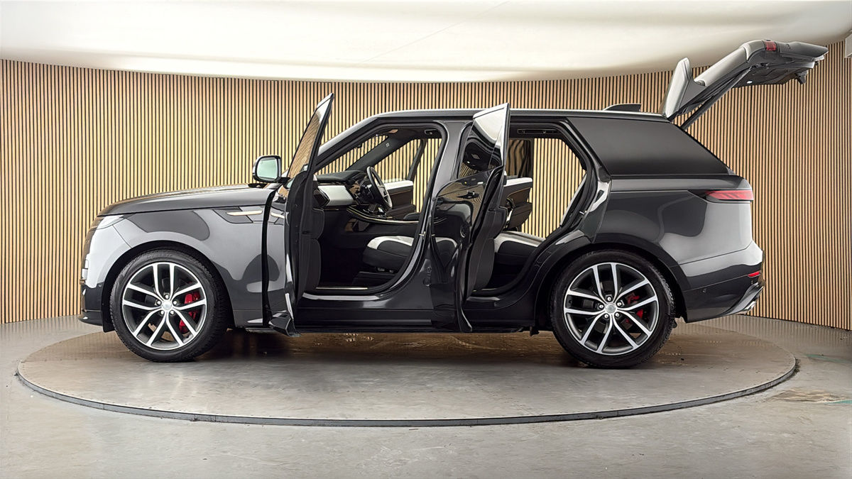 More views of Land Rover Range Rover Sport