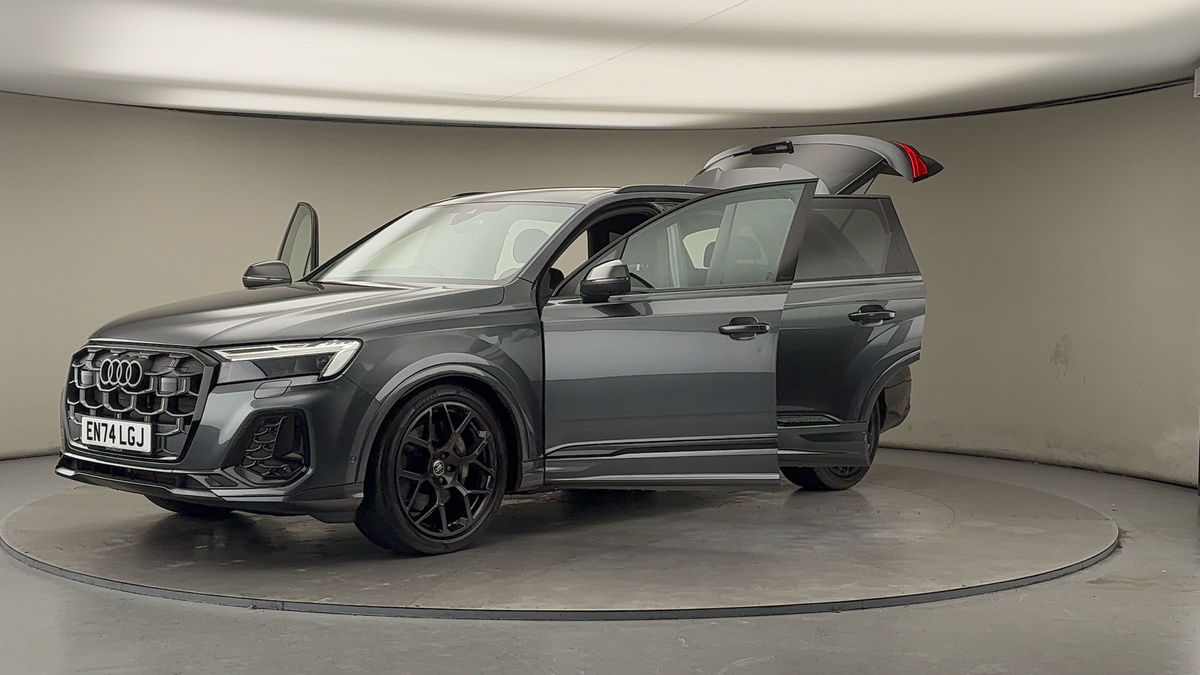 More views of Audi Q7