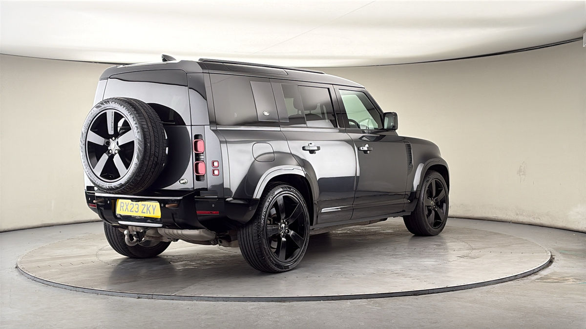 More views of Land Rover Defender 110