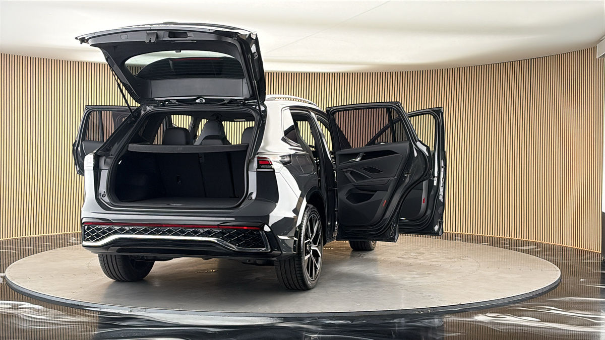 More views of Volkswagen Tiguan