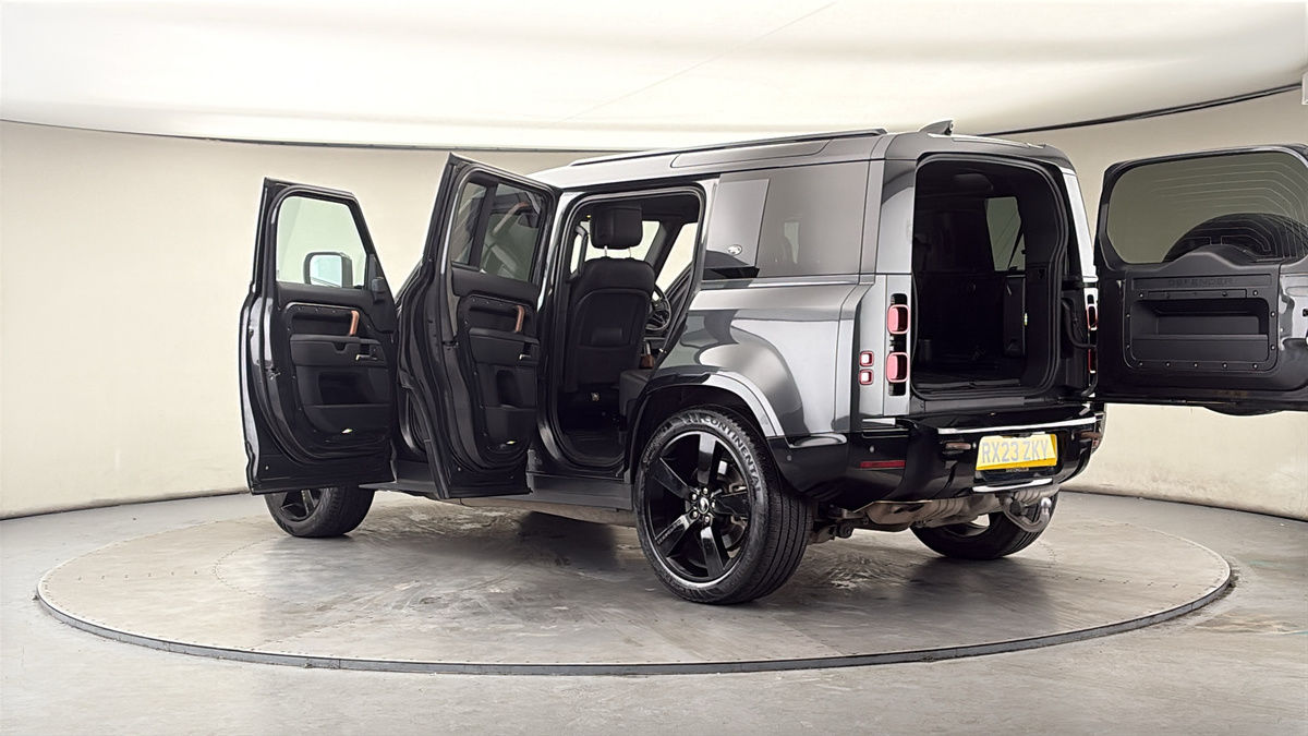 More views of Land Rover Defender 110