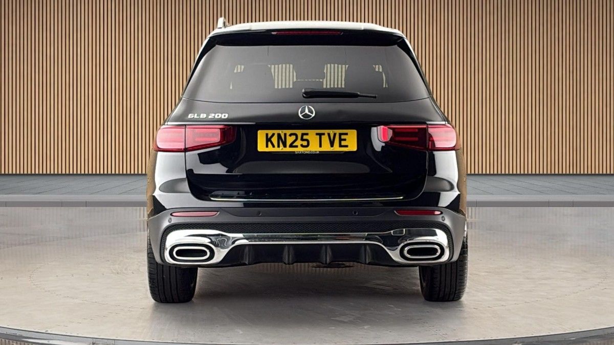 Mercedes-Benz GLB Image 4