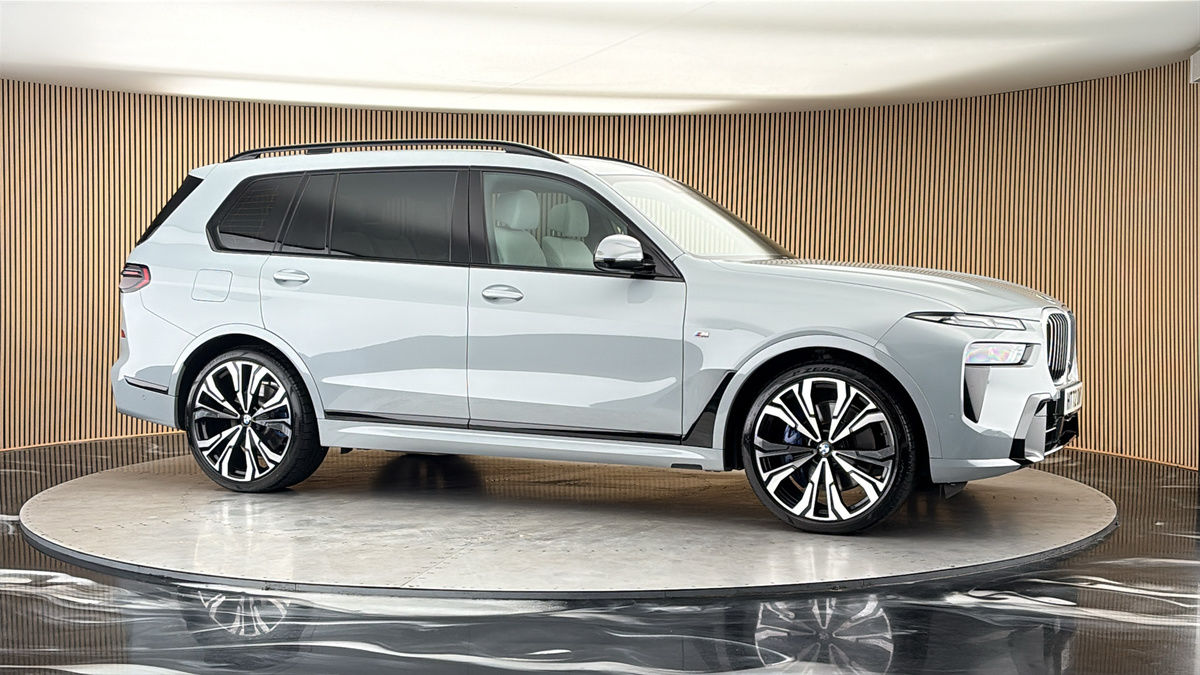 More views of BMW X7