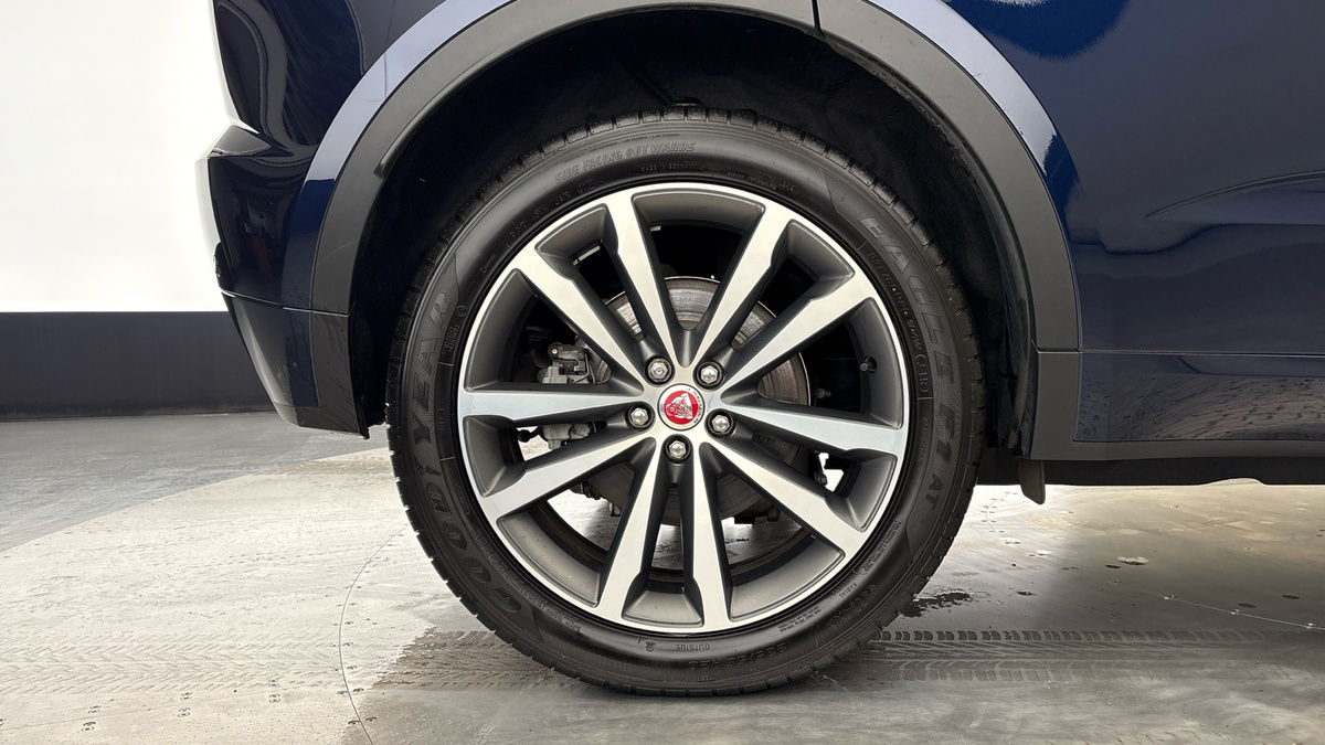 Jaguar E-PACE Image 10