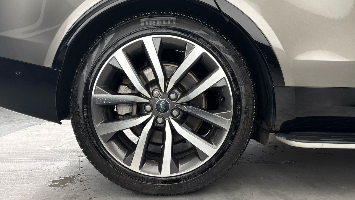 Land Rover Discovery Image 10