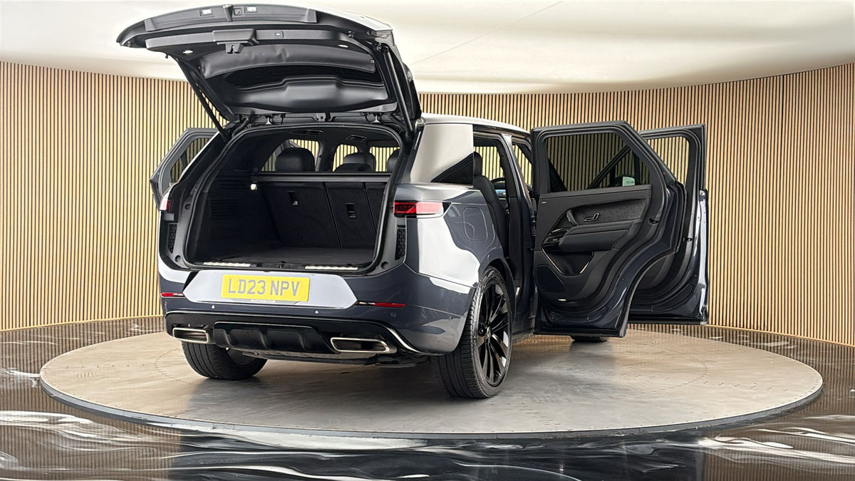 More views of Land Rover Range Rover Sport
