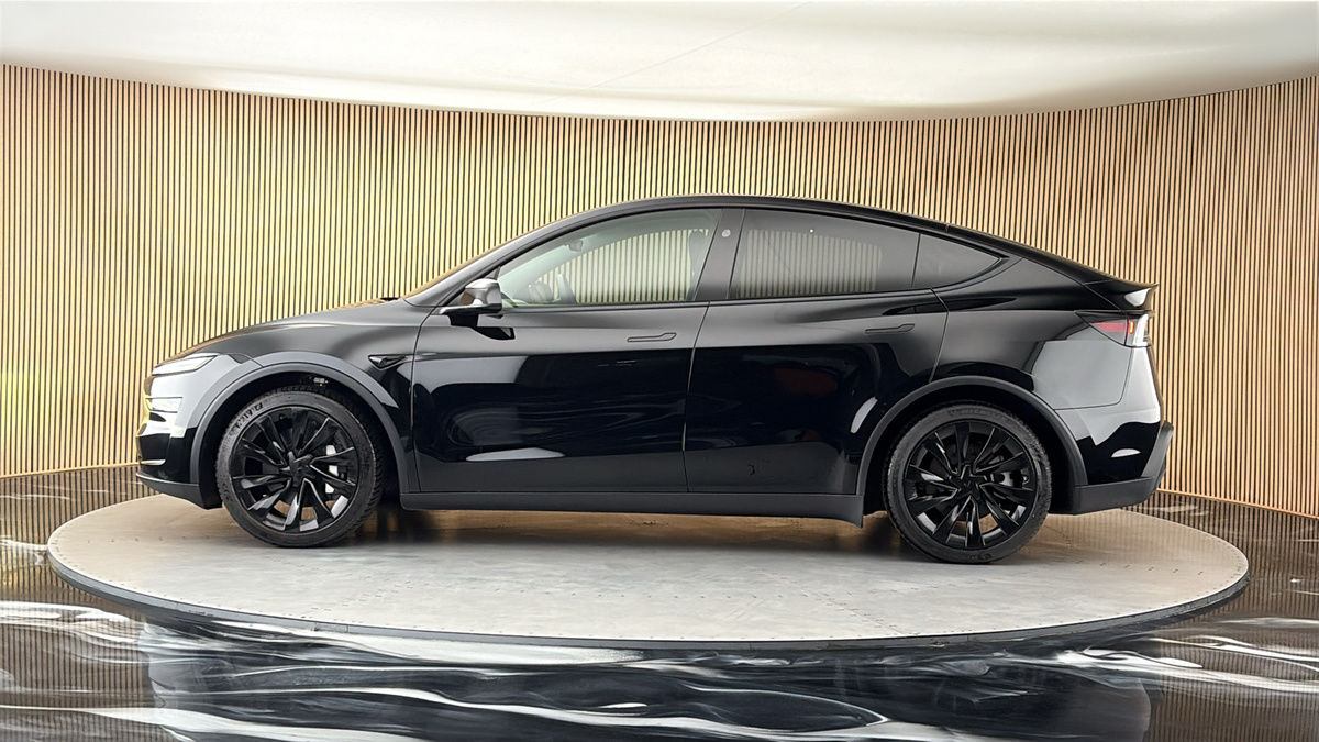 Tesla Model Y Image 15