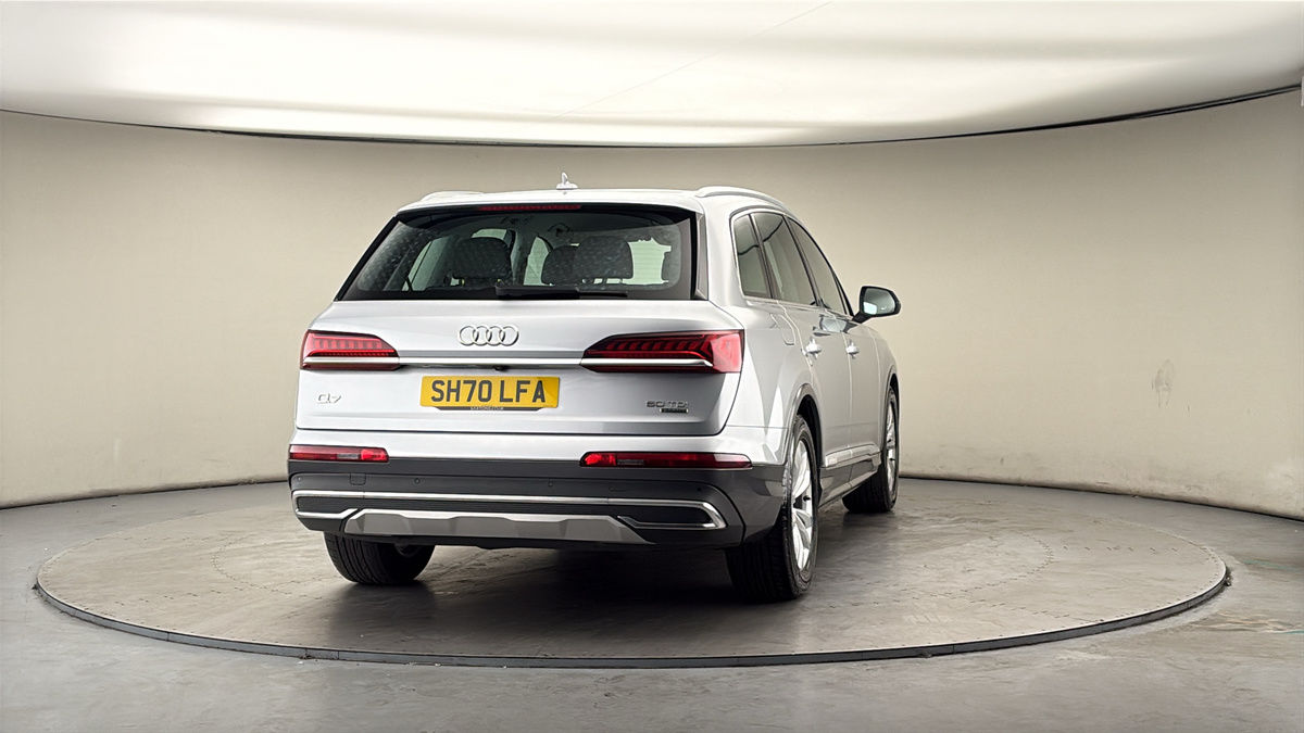 More views of Audi Q7