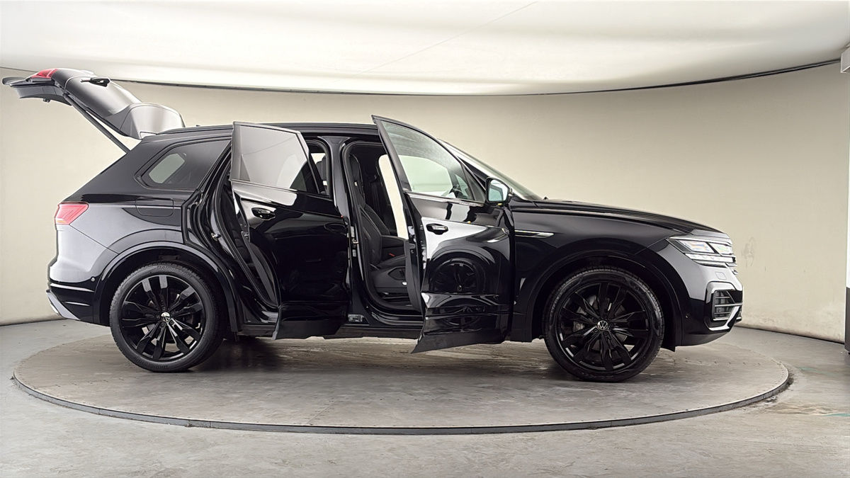 More views of Volkswagen Touareg