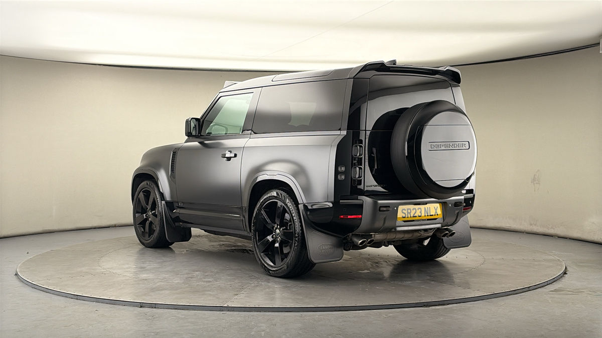 Land Rover Defender 90 Image 2