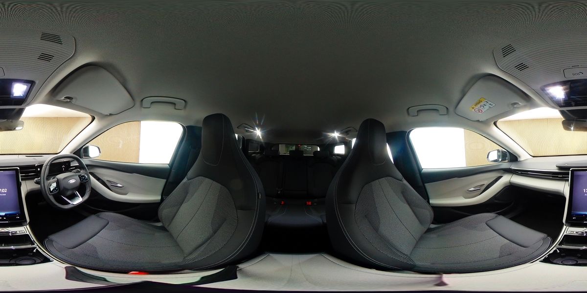 More views of Ford Explorer