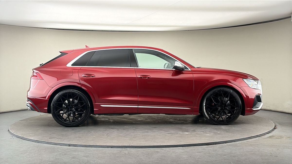 Audi SQ8 Image 16