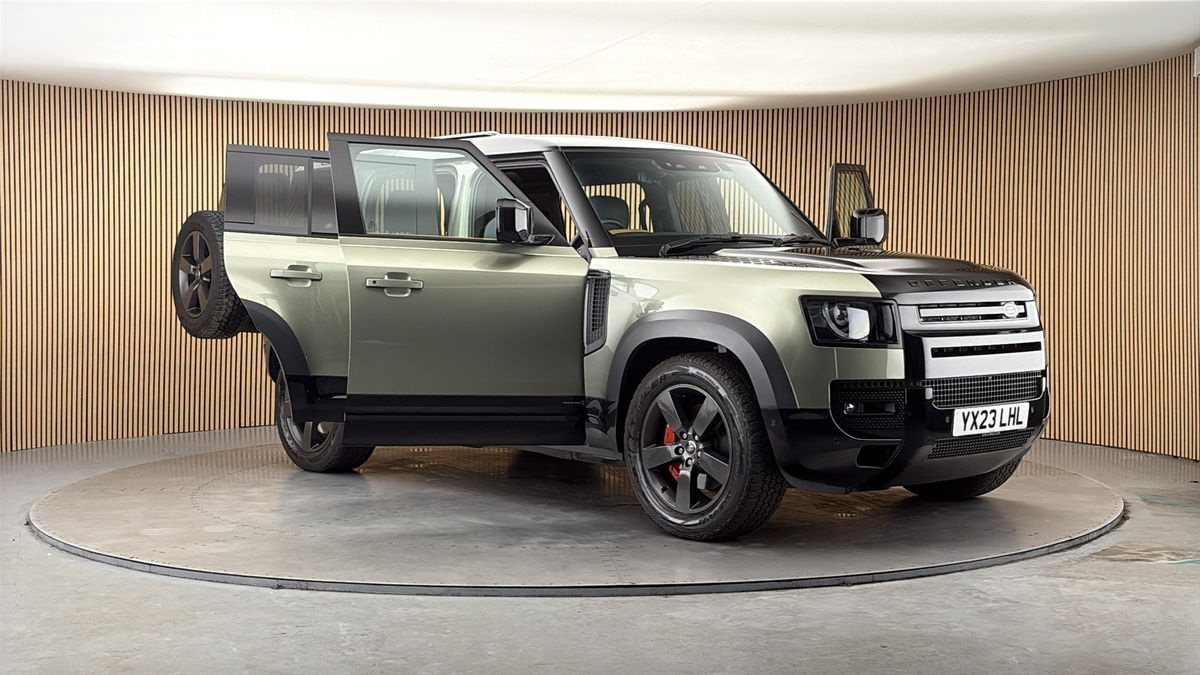 More views of Land Rover Defender 110
