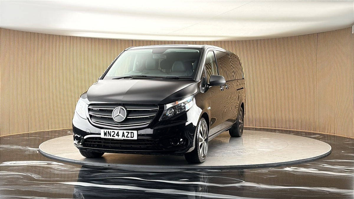 More views of Mercedes-Benz Vito